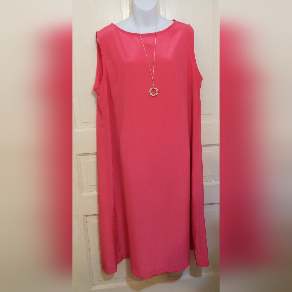 🛍️ BUNDLE ONLY 🛍️Ladies Sleeveless Fuschia Dress